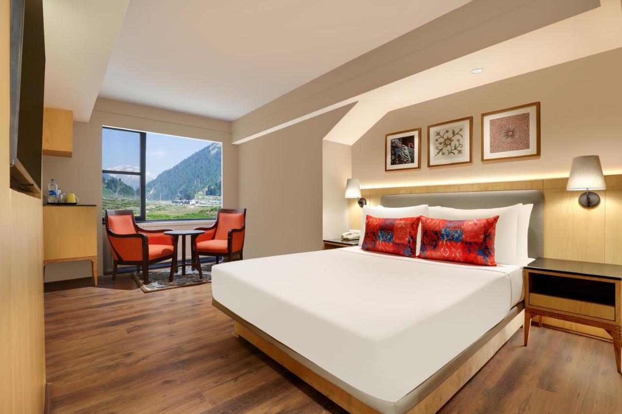 Lemon Tree Hotel, Sonāmarg Buitenkant foto