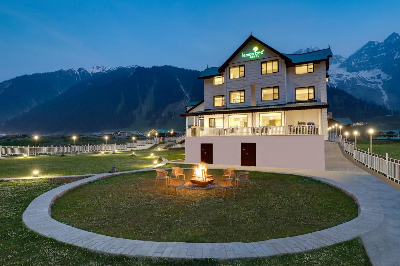 Lemon Tree Hotel, Sonāmarg Buitenkant foto